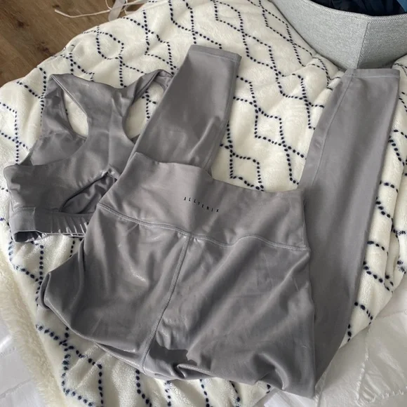 NWOT All-Fenix Set - Picture 5 of 7